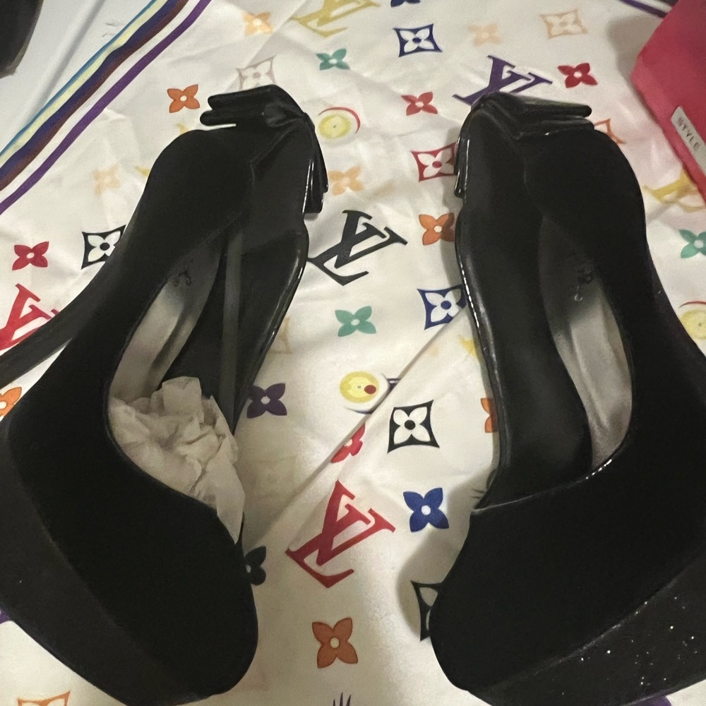 Heels size 6